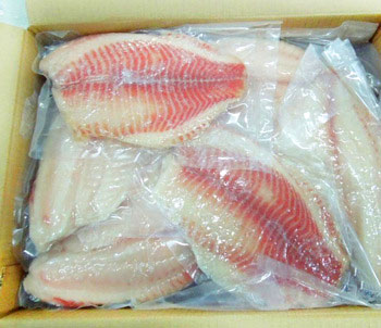 Упакованная рыба для перевозки в рефрижераторе